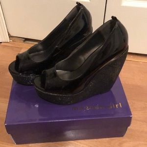 Black Madden Girl wedges